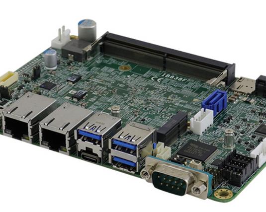 iBase Technology представляет компактный промышленный компьютер на базе Intel Alder Lake